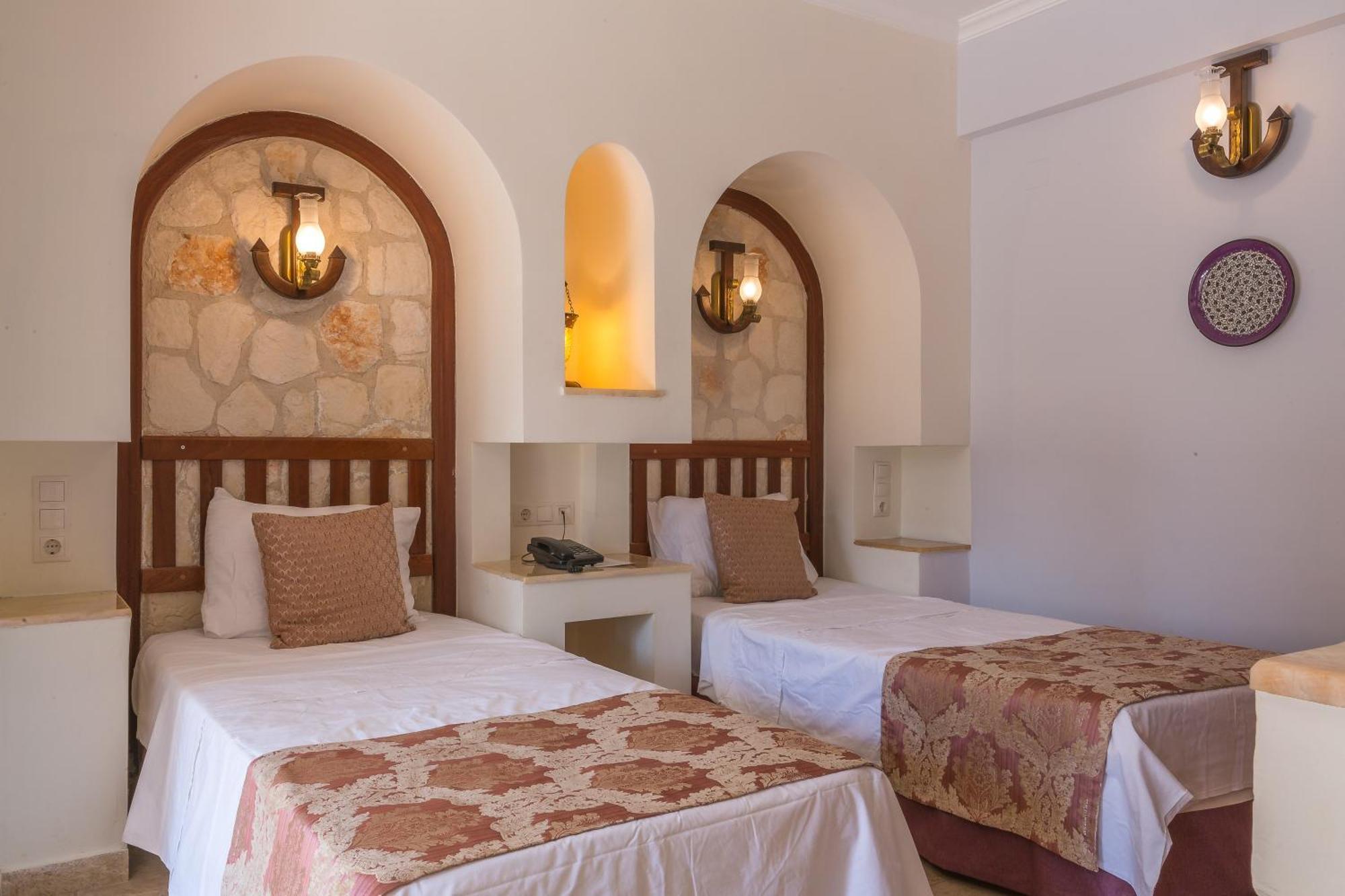 Oasis Hotel (Adults Only) Kalkan Esterno foto